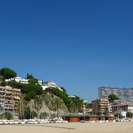 Duplex En Frente De La Playa Al Lado De Barcelona 아파트