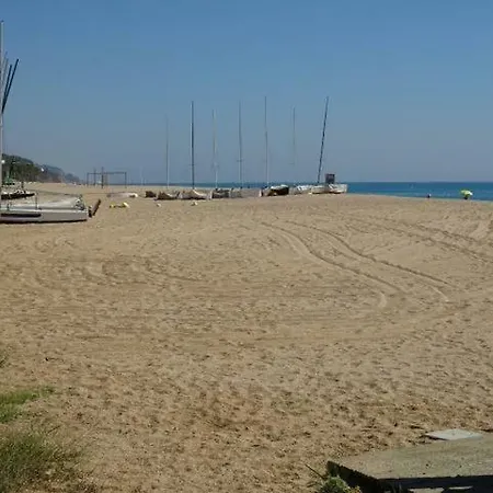 Duplex En Frente De La Playa Al Lado De Barcelona *